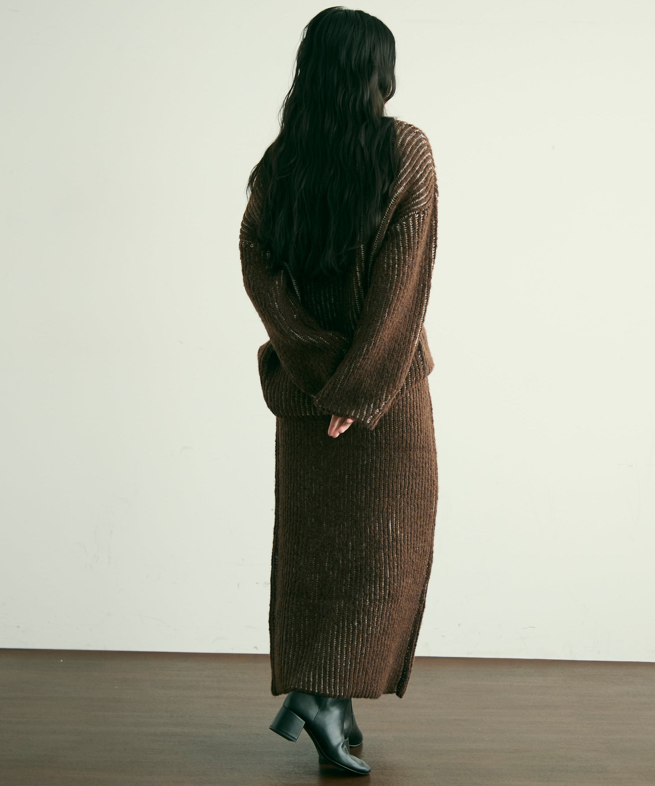 両畦ストライプアルパカタッチ深Vニット | Trish