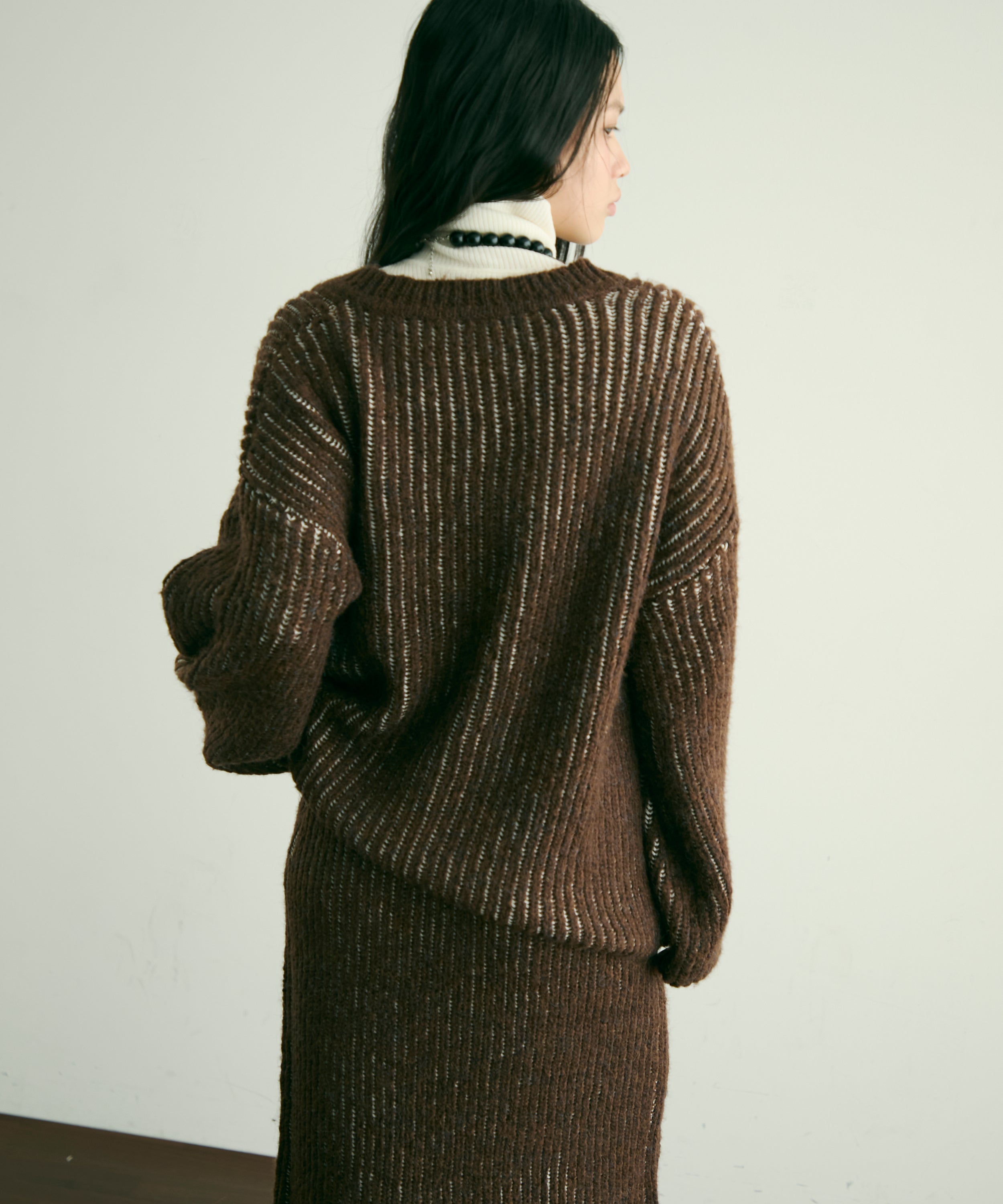 両畦ストライプアルパカタッチ深Vニット | Trish