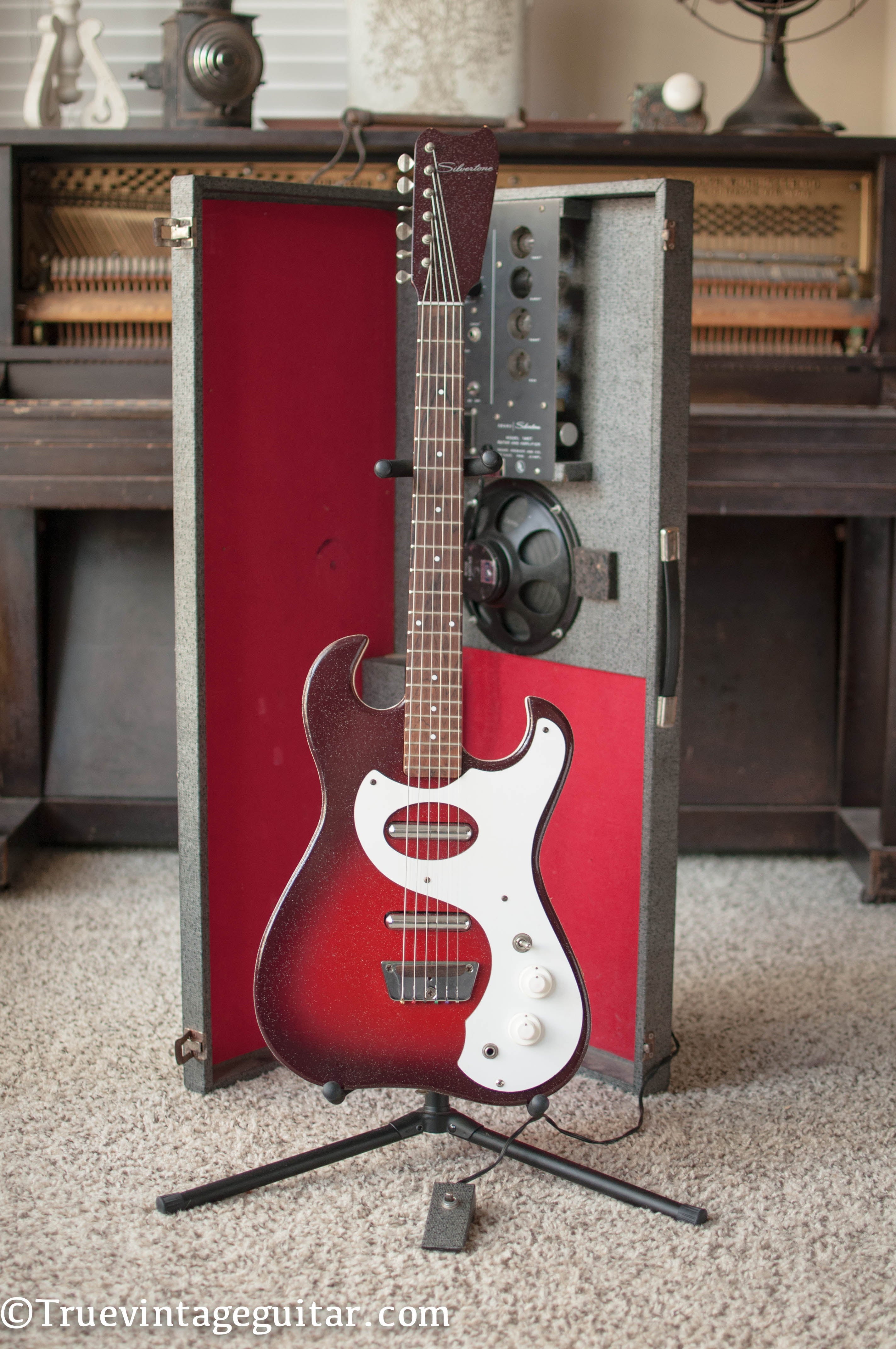 1965 Silvertone 1457 Amp In Case – True Vintage Guitar