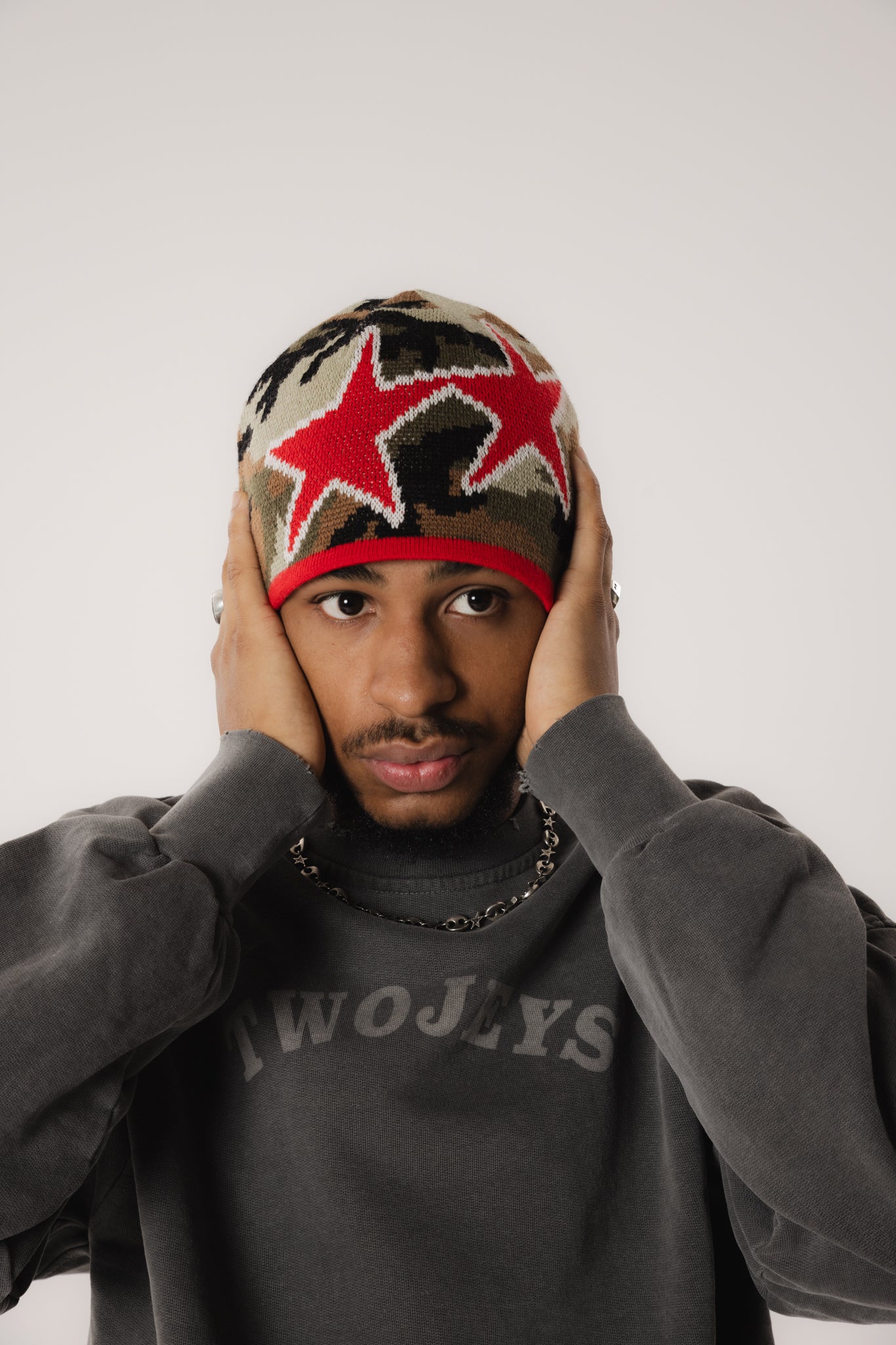 Reversible Icon Camo/Red Beanie – Twojeys