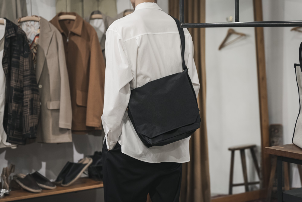 Hender Scheme / Flap Shoulder Small | twelve