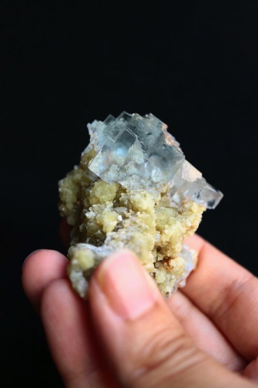 自然のままのワイルドな姿が魅力！大地のパワーを感じられる母岩付き