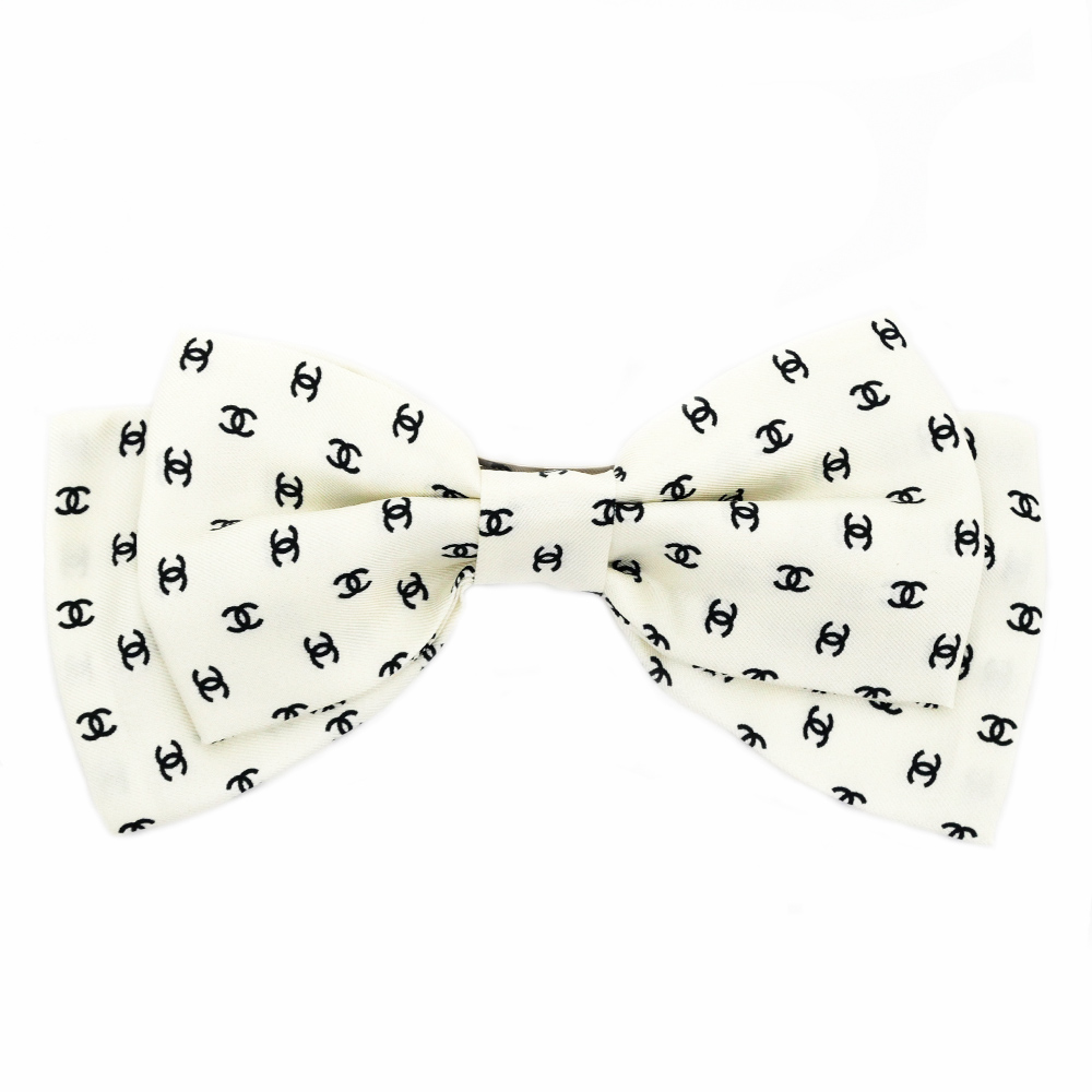 名東】【CHANEL】シャネル バレッタ AAA821 リボン ホワイト ロゴ COCO