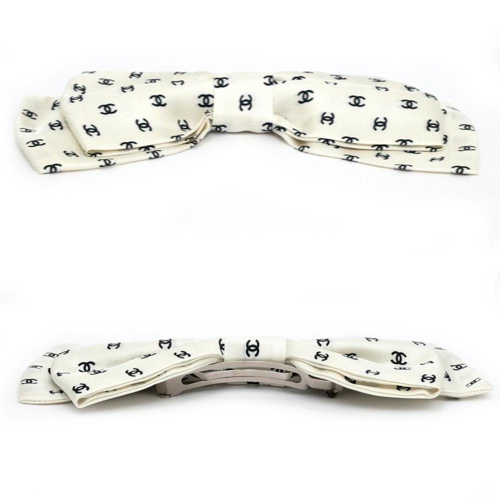 名東】【CHANEL】シャネル バレッタ AAA821 リボン ホワイト ロゴ COCO