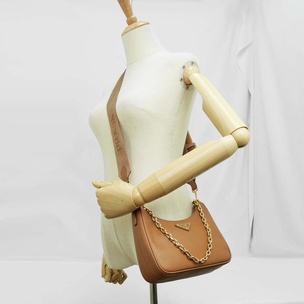 名東】【PRADA】プラダ Re-Edition サフィアーノ レザー ショルダー