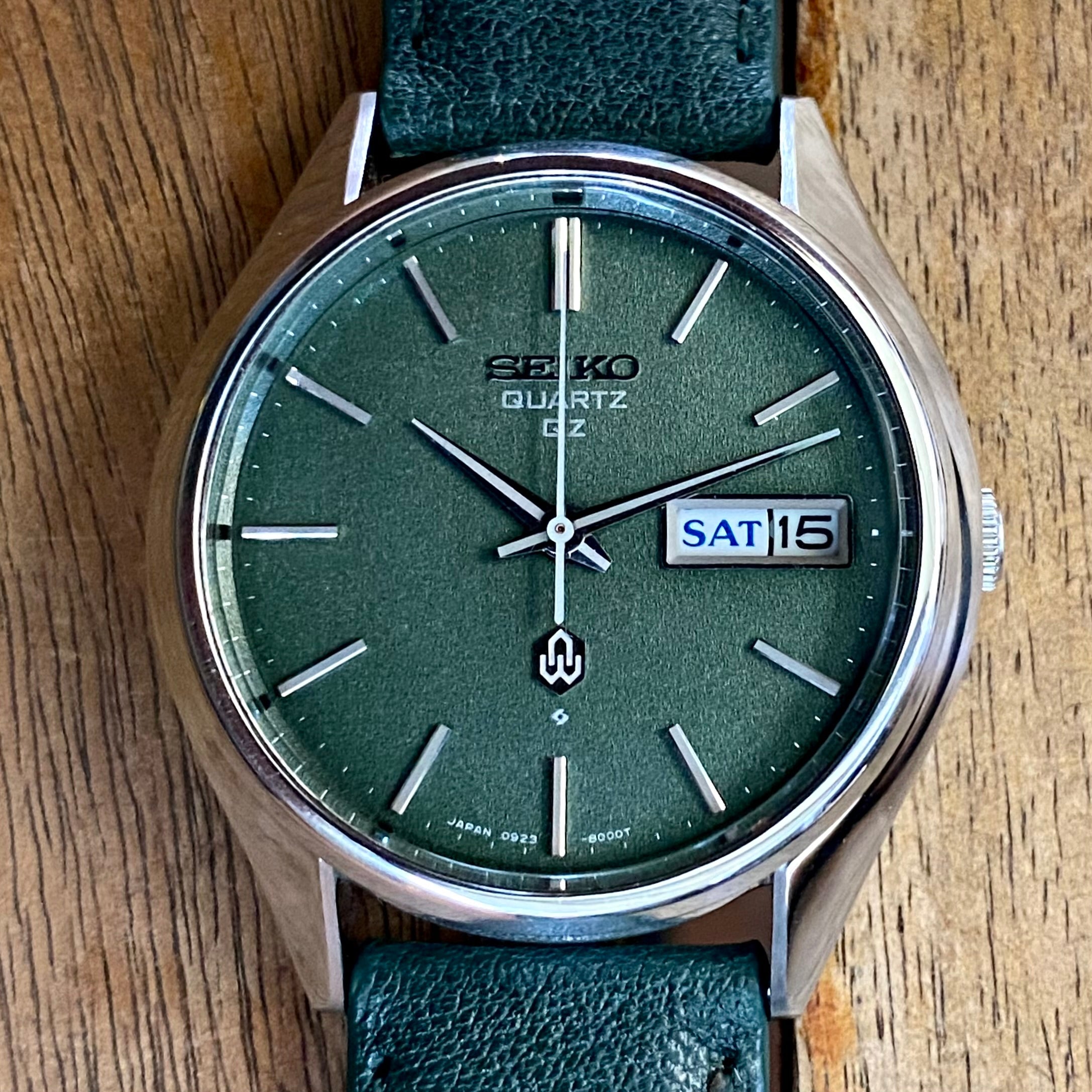Vintage August 1974 Seiko Quartz QZ 0923-8000 Green Sand Dial in