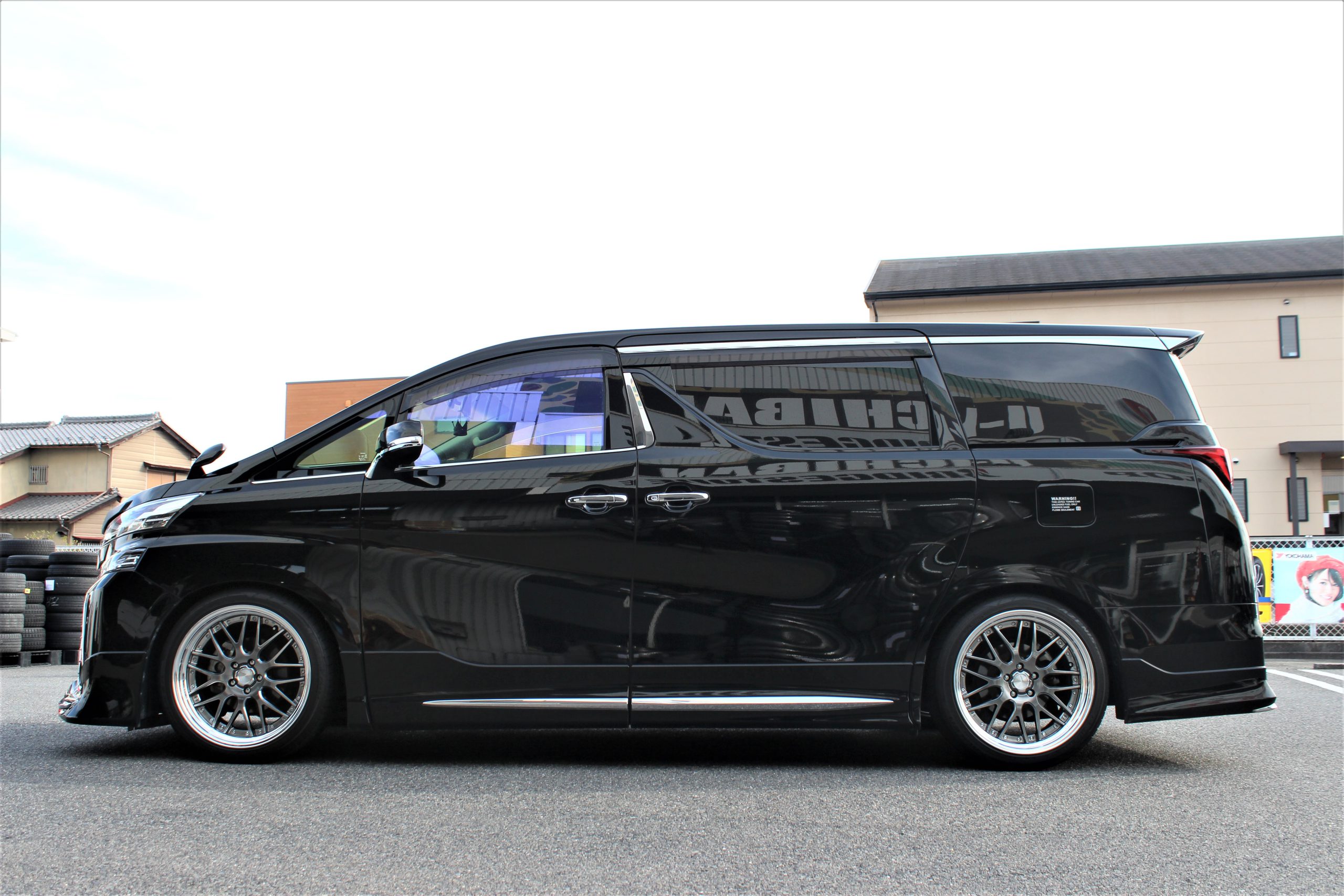 30ヴェルファイアにWORKのランベックLM1、20インチをツライチ装着