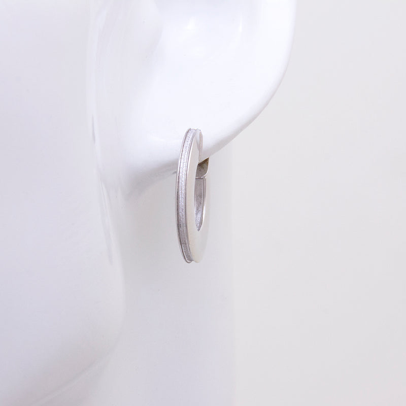 UNOAERRE K18ホワイトゴールドポリッシュフープピアス 29447 | UNOAERRE