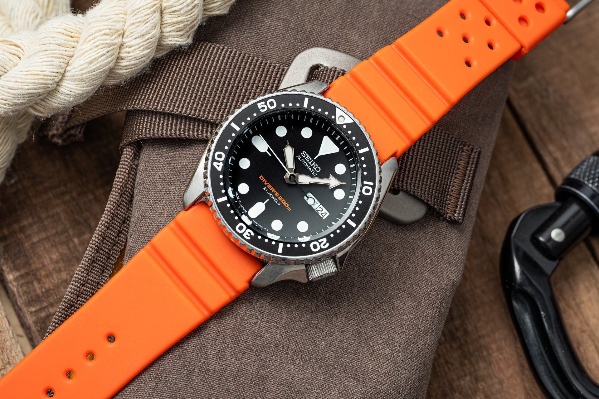 Orange - The Classic GL-831 Rubber Diver Strap (20/22mm) – Uncle