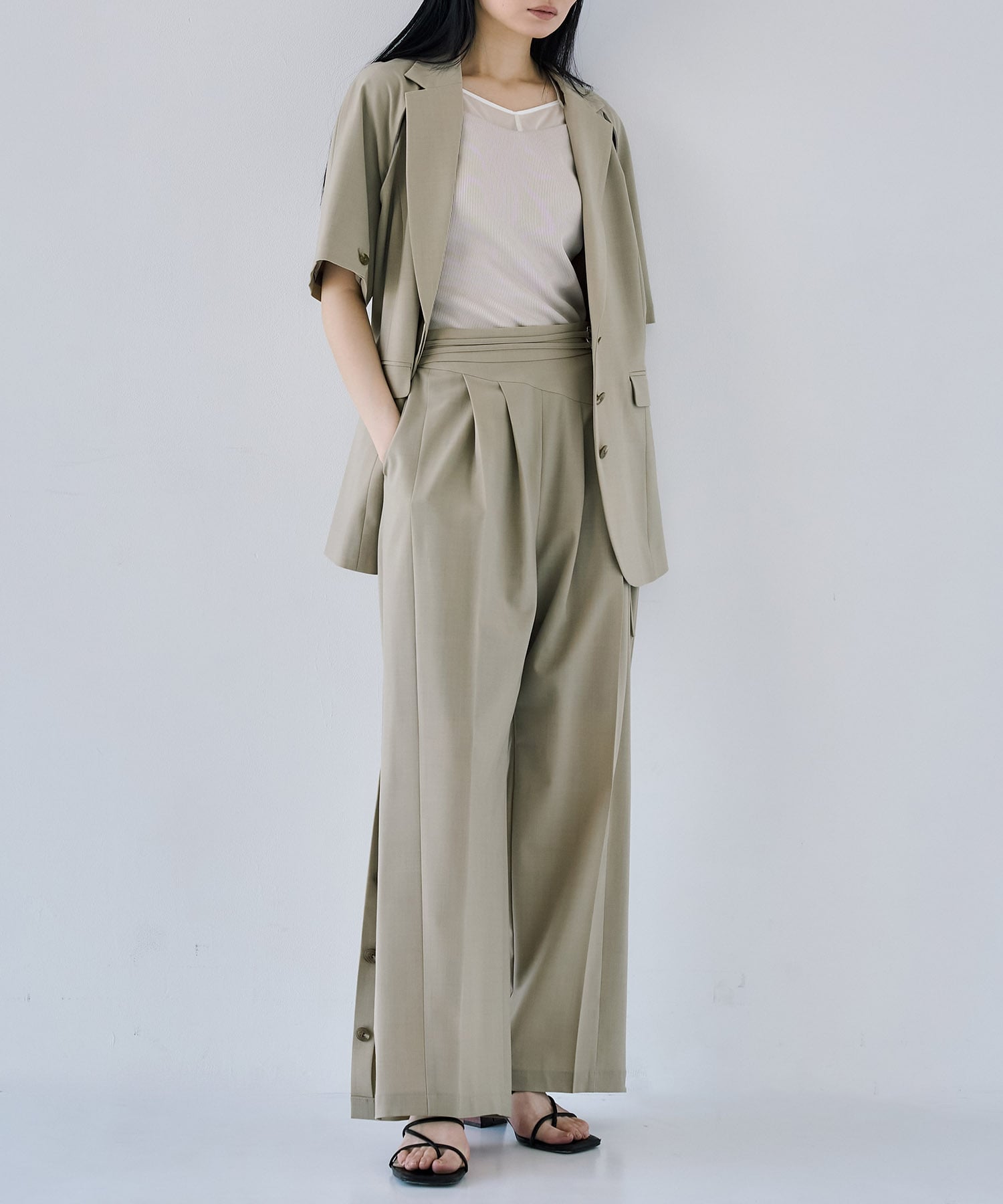 ウールイーズワイドタックパンツ(1 BEIGE): : ウィメンズ｜UNITED