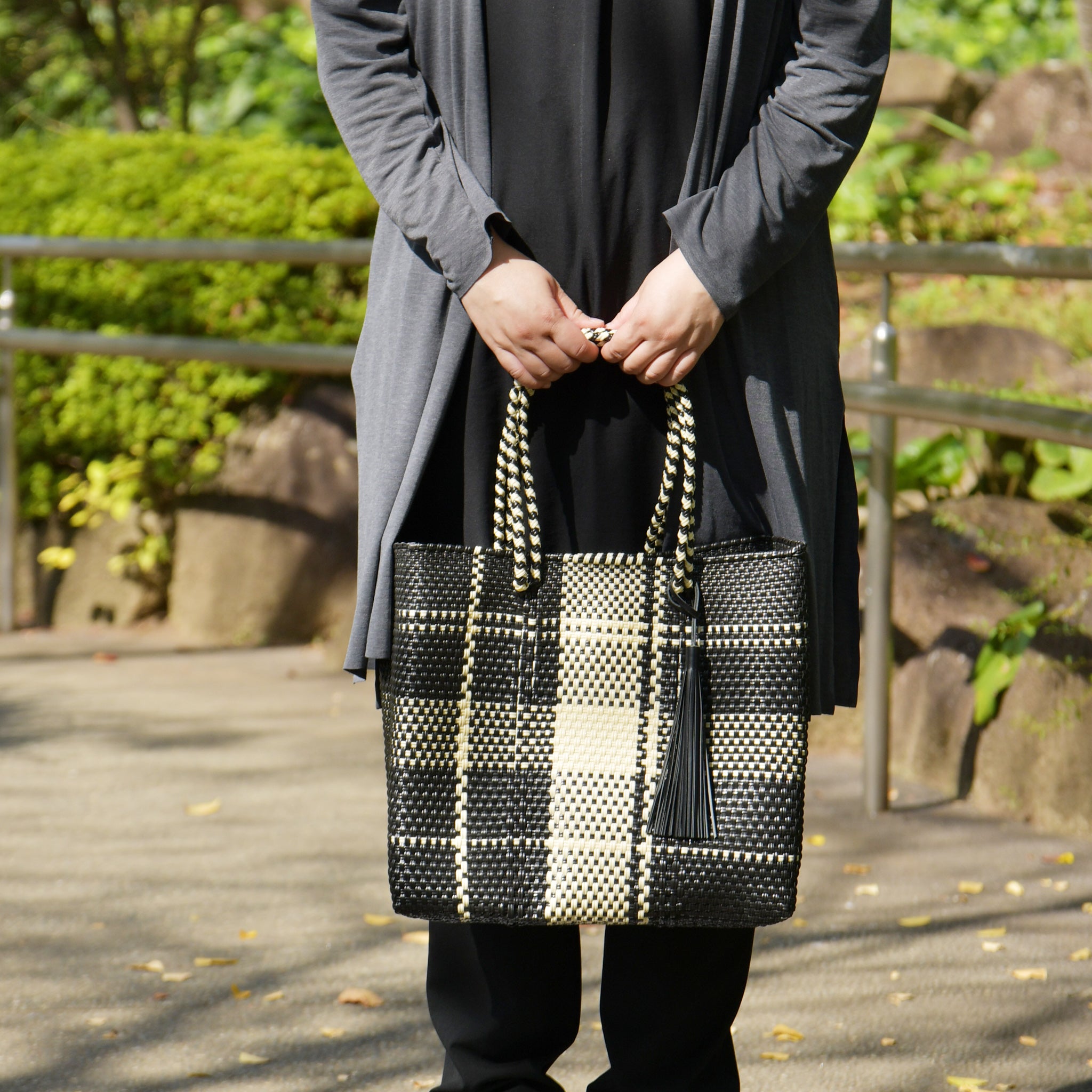 メルカドバッグ Lサイズ タータンチェック ブラック×クリーム