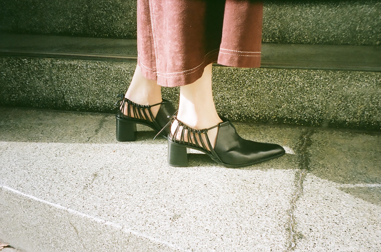 Klara/Black｜UNTISHOLD | アンチショルドの公式オンラインストア