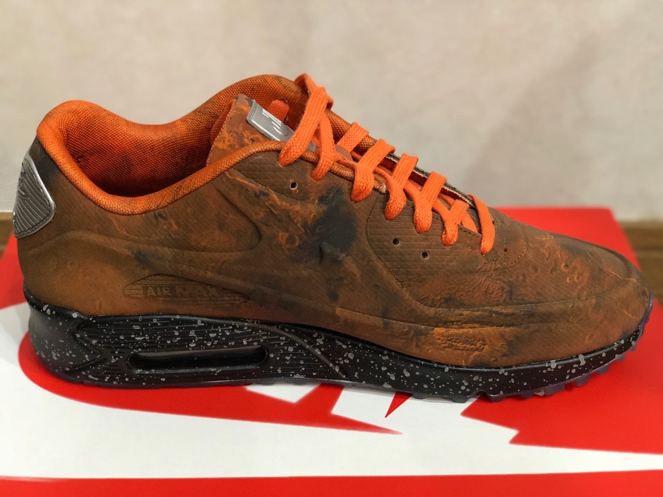 レビュー】Nike Air Max 90 QS “Mars Landing” 光り方・サイズ感・履き