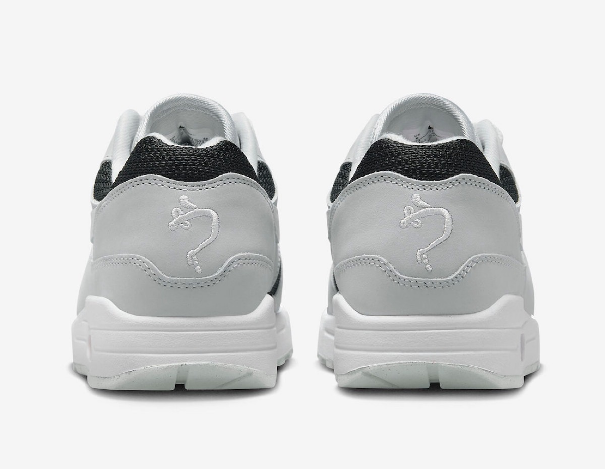 2004年の浦和レッズコラボを称えた Nike Air Max 1 PRM “Urawa”が国内