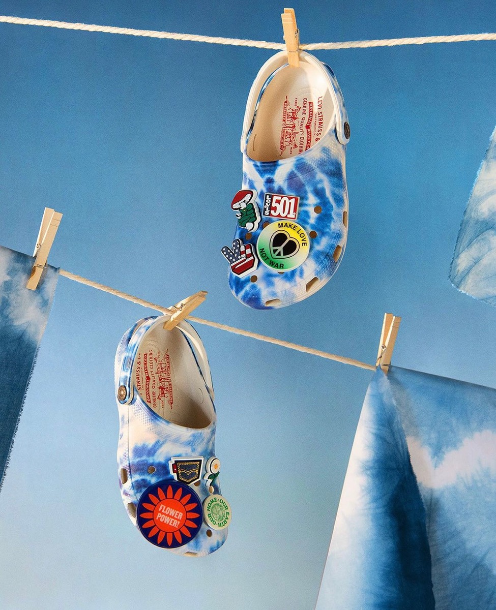 Levi's × Crocs 『All-Terrain Clog & Classic Crog』が国内11月26日に