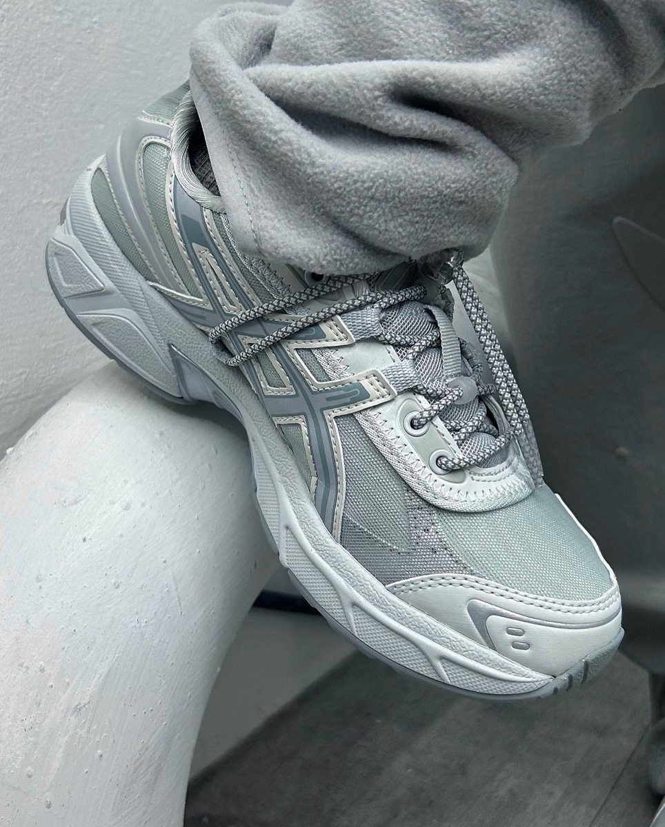 ASICS × OJOS × atmos 『GEL-1130 RE』が国内12月14日／12月21日より