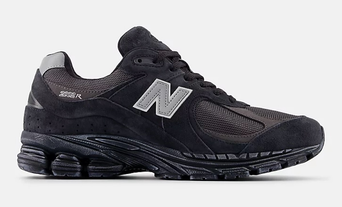 New Balance 2002R “Magnet Black”が順次発売［M2002RVB］ | UP TO DATE
