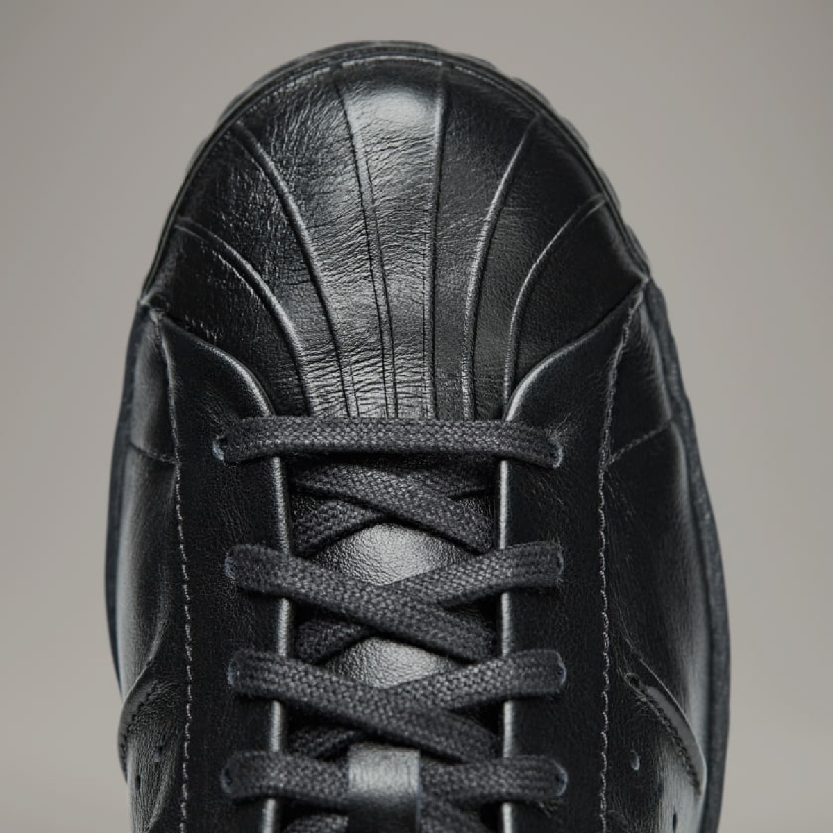 adidas Y-3 Superstar “Triple Black” by Yohji Yamamotoが国内12月11