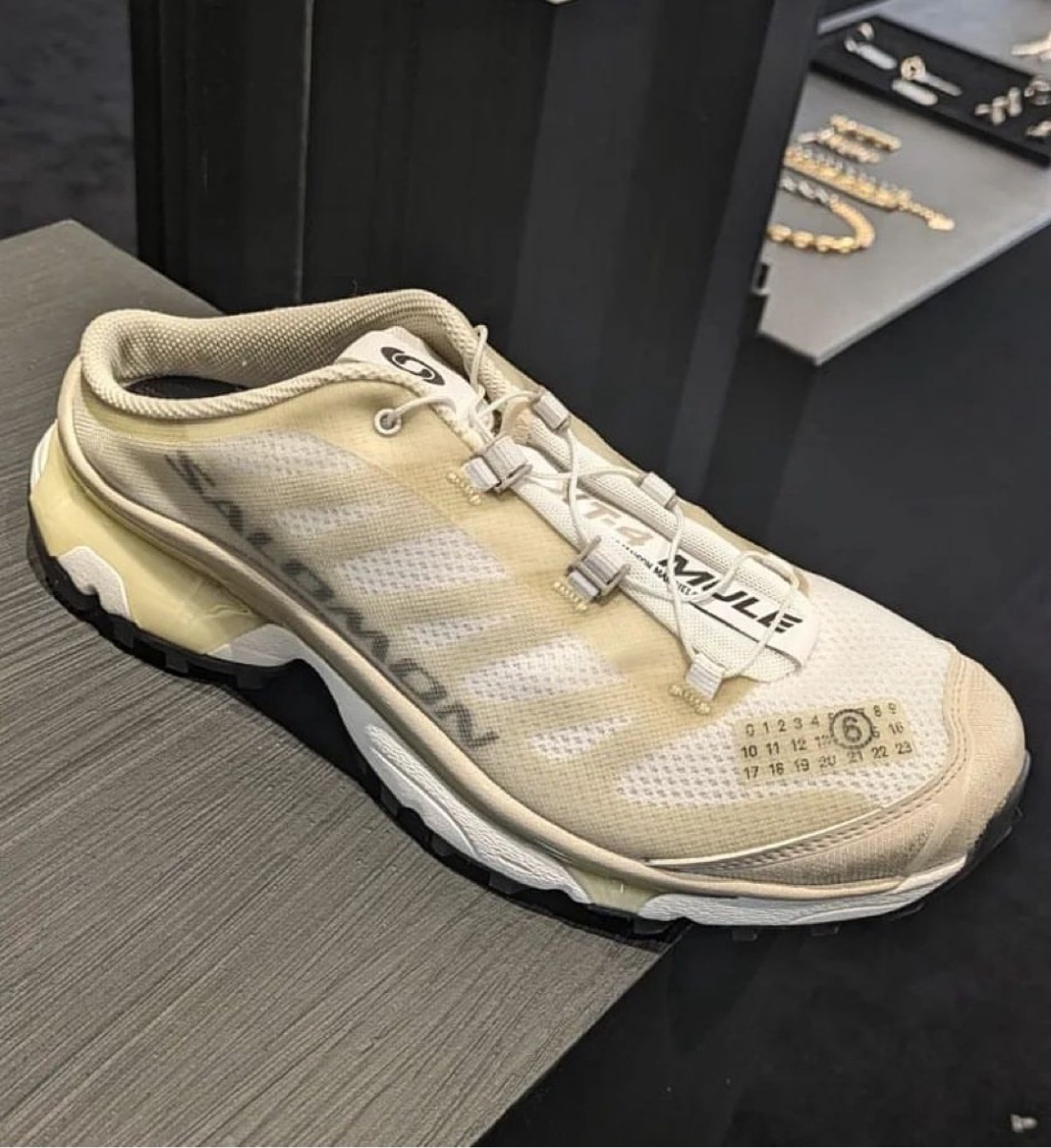 MM6 Maison Margiela × Salomon 2025年春夏コラボコレクションが発売