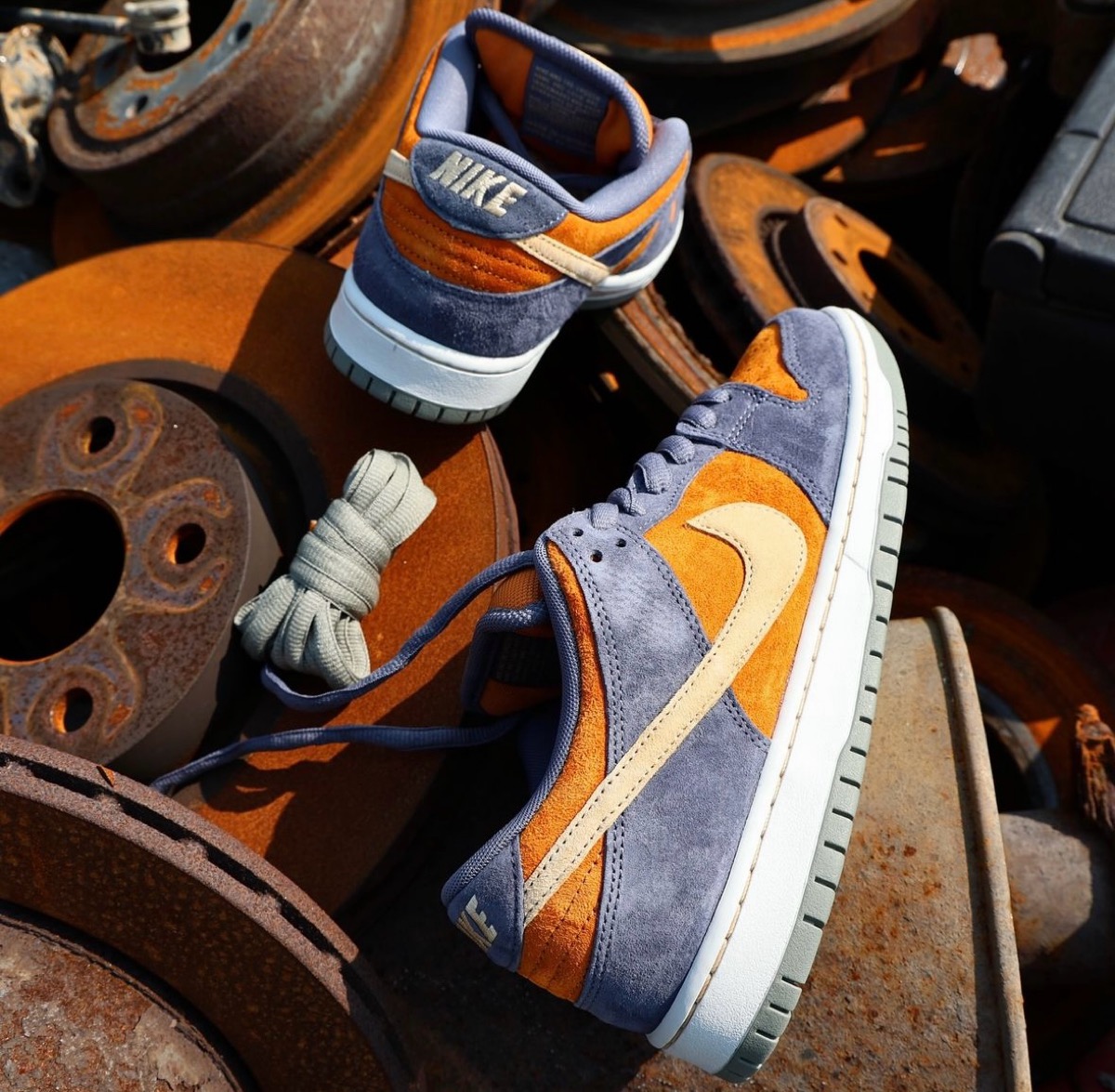 Nike SB Dunk Low Pro “Light Carbon and Monarch”が国内11月1日より