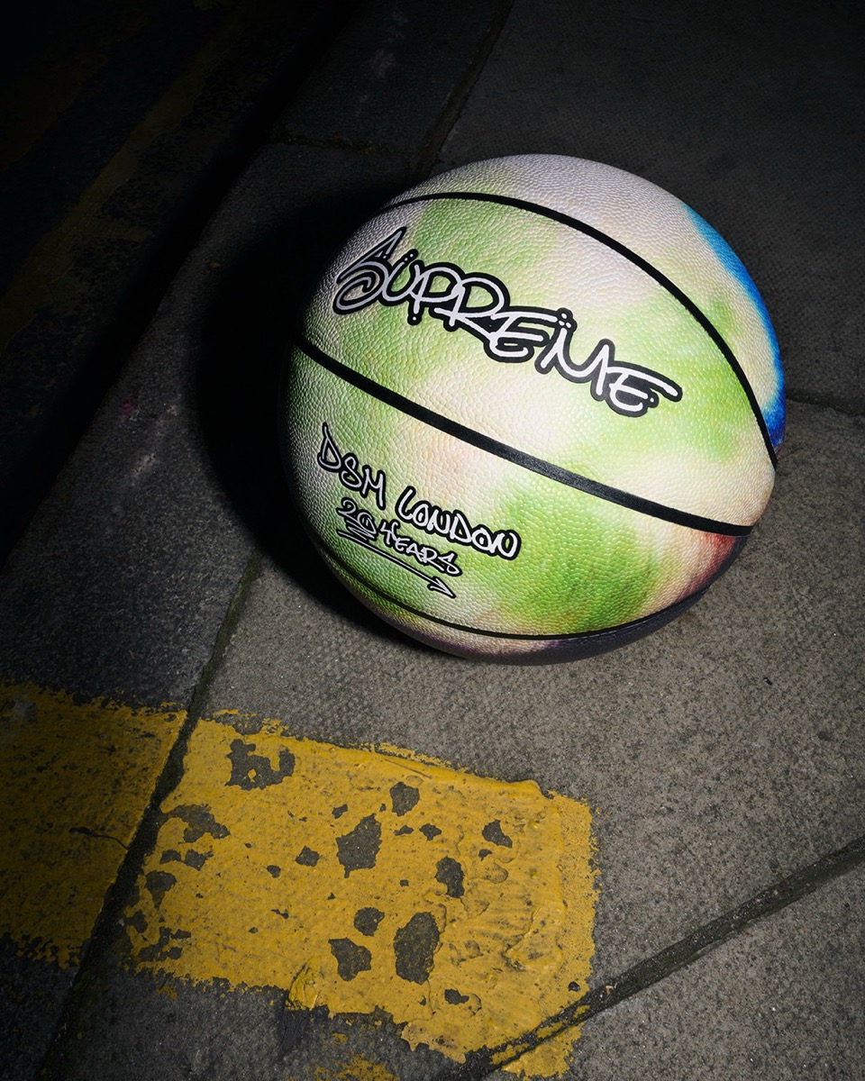 Supreme x DSML 20周年記念アイテムが12月9日に発売 | UP TO DATE