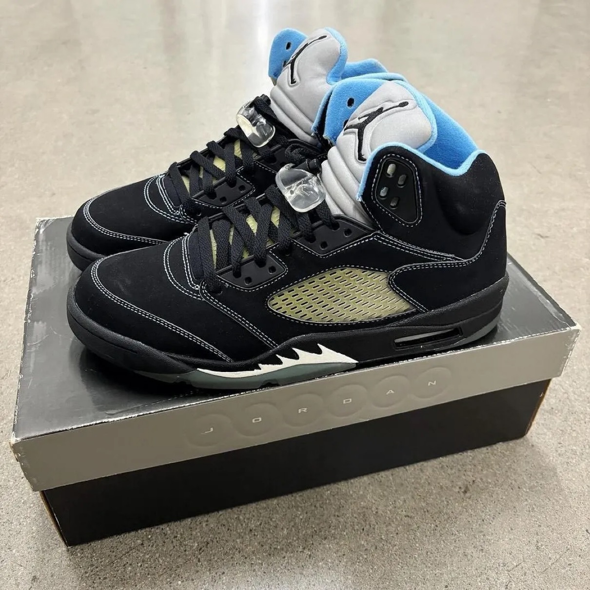 Nike Air Jordan 5 Retro “Black/University Blue”が6月20日より復刻