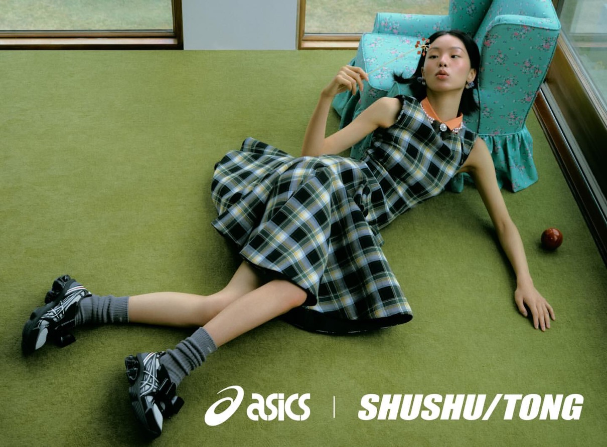 SHUSHU/TONG x Asics リボンをあしらった Gel-Kinetic Fluent が国内12