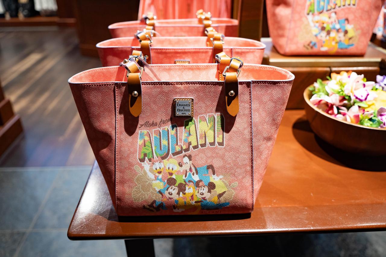 ディズニー×Dooney & Bourke】「激かわコラボバッグ」がハワイで手に