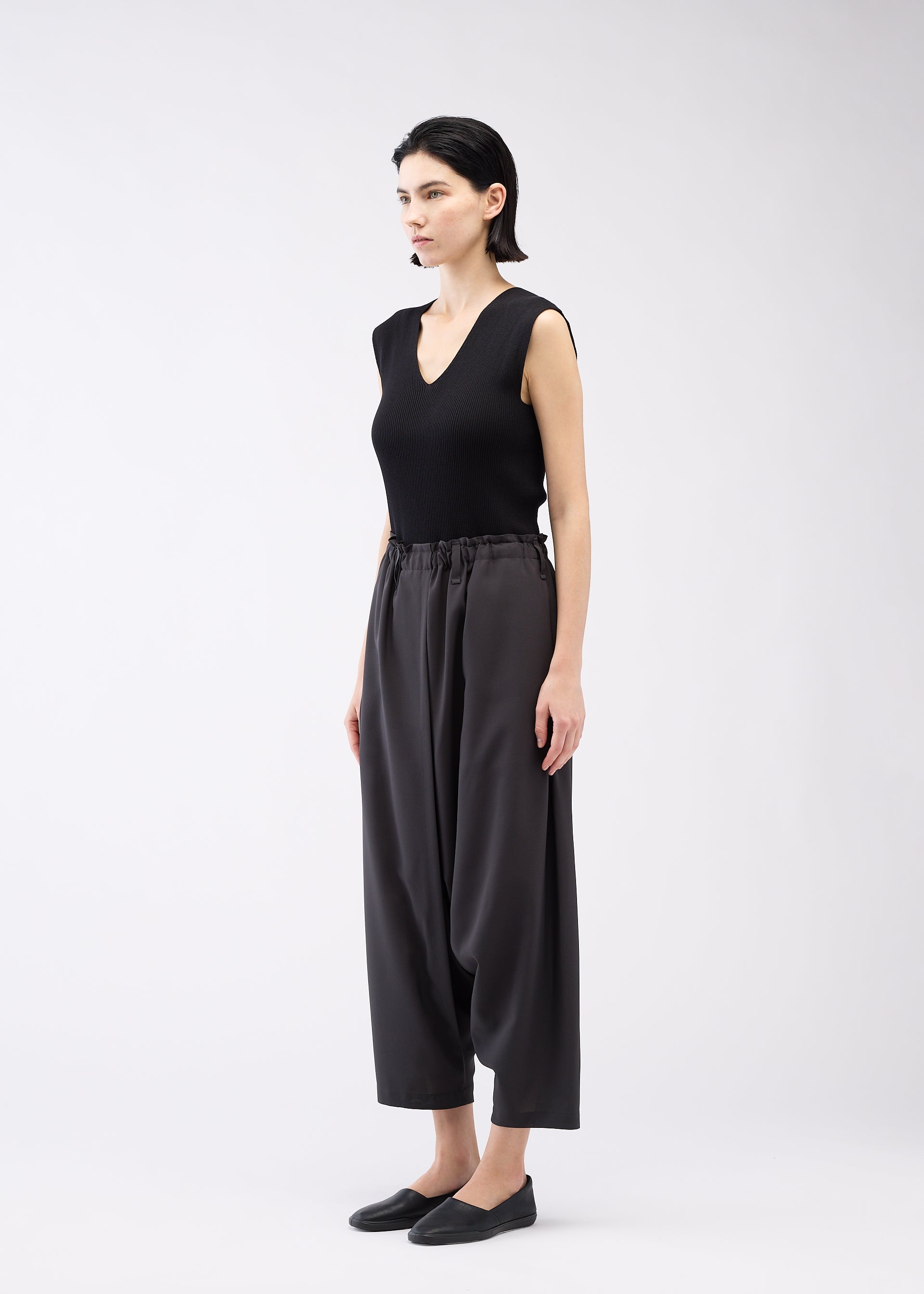 SEAMLESS BOTTOMS BASIC – ISSEY MIYAKE ONLINE STORE