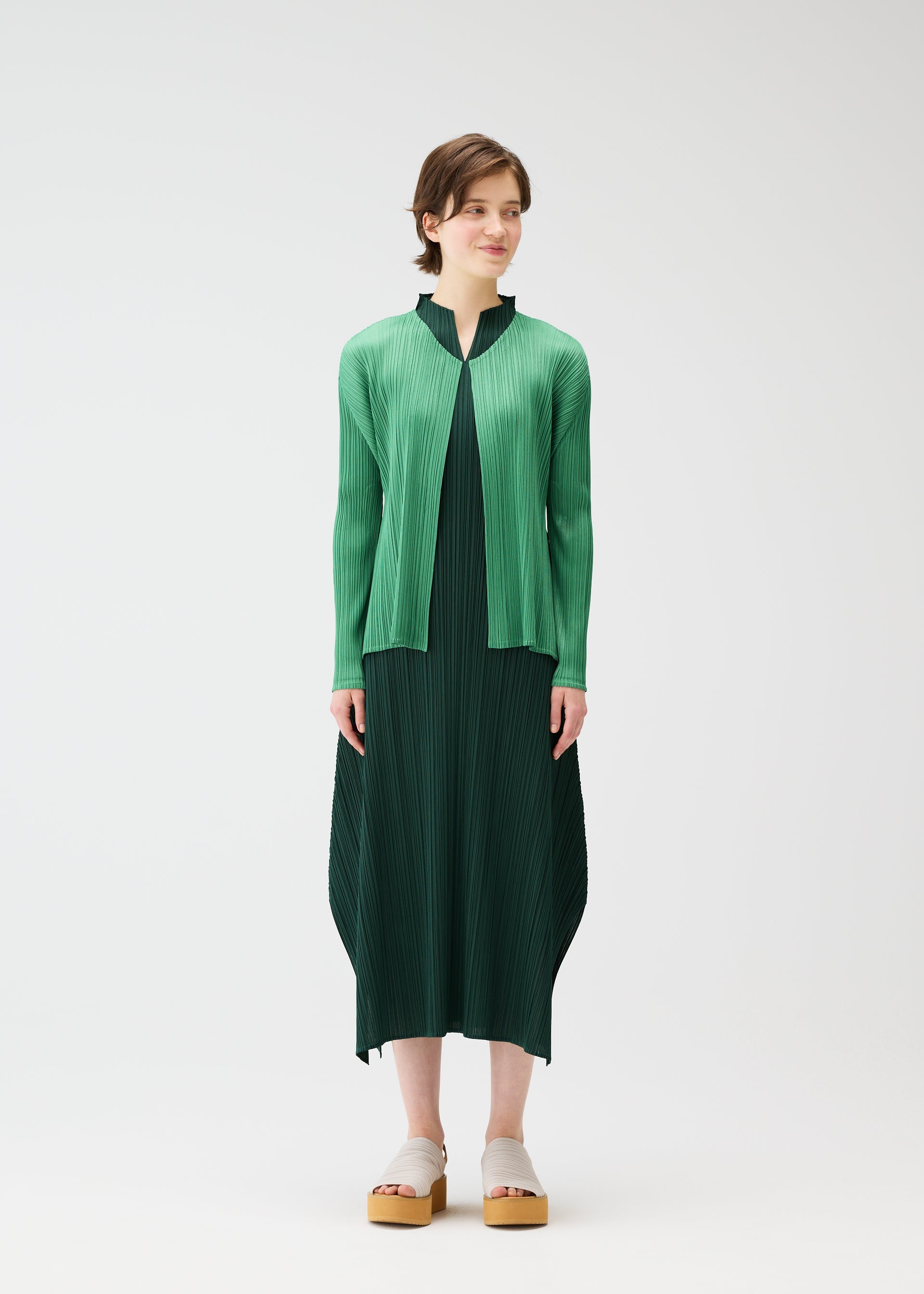 PLEATS PLEASE ISSEY MIYAKE – ISSEY MIYAKE ONLINE STORE