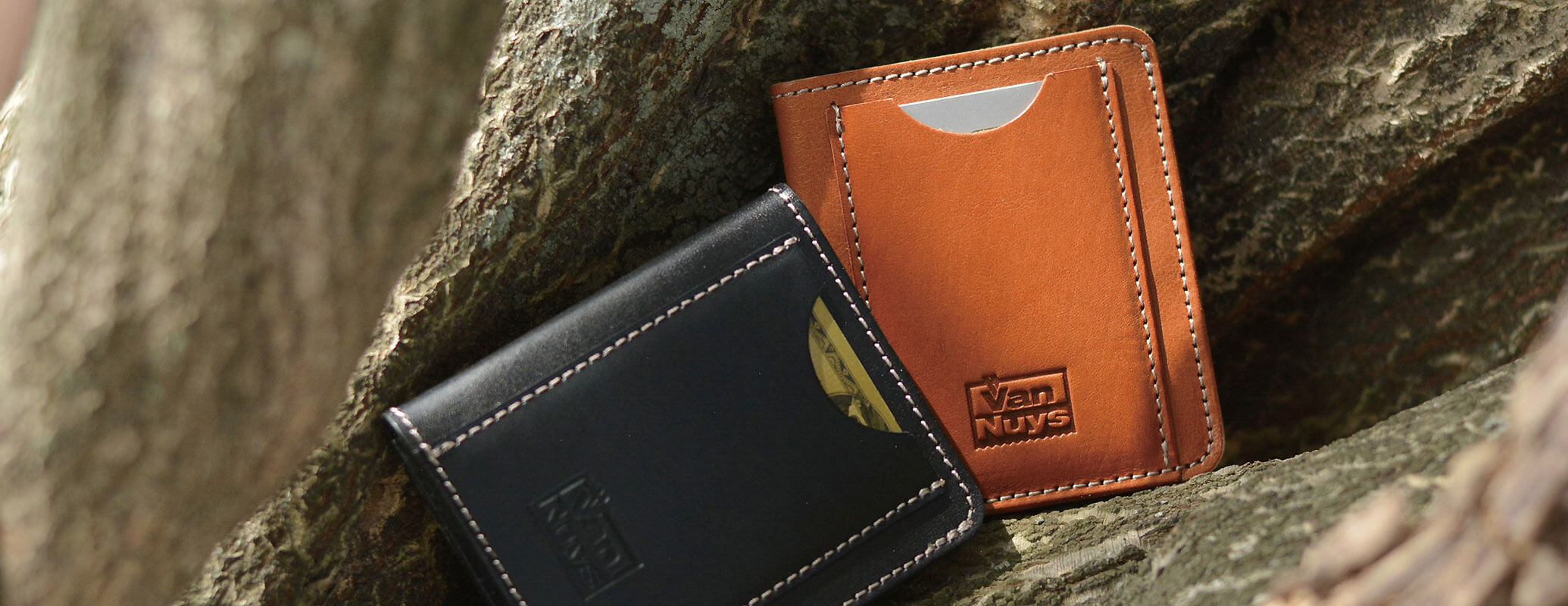 VD838：外側にもカードケースを装備、 キャッシュレス時代の 胸