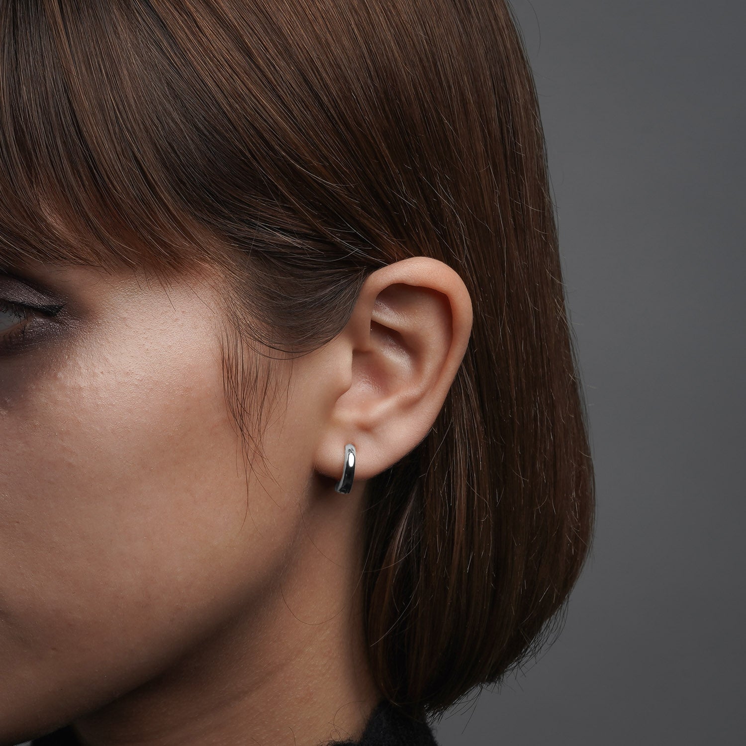 シルバー フープ ピアス Mサイズ – VARTIX