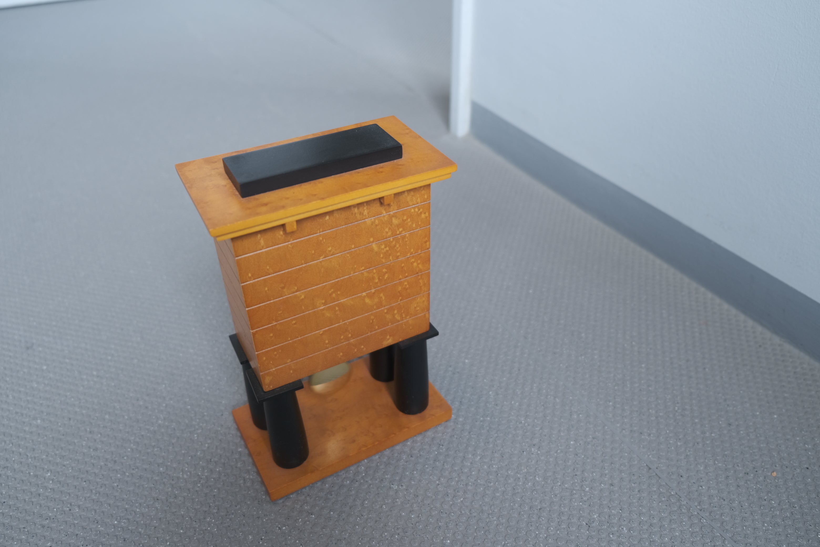 マイケル・グレイブス Mantel Clock｜Alessi 置き時計 ポストモダン