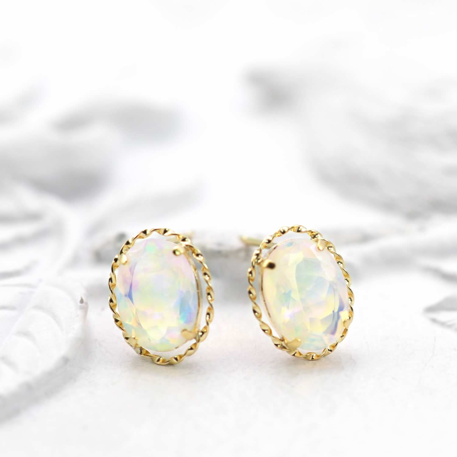 アクセサリーのプレゼント K18YG オパール 10月 誕生石 ピアス 18金