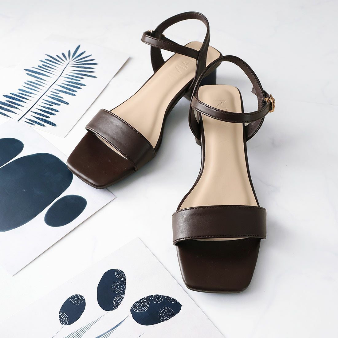 2026年夏新色】スクエアトゥ4cmヒールアンクルストラップサンダル ｜靴