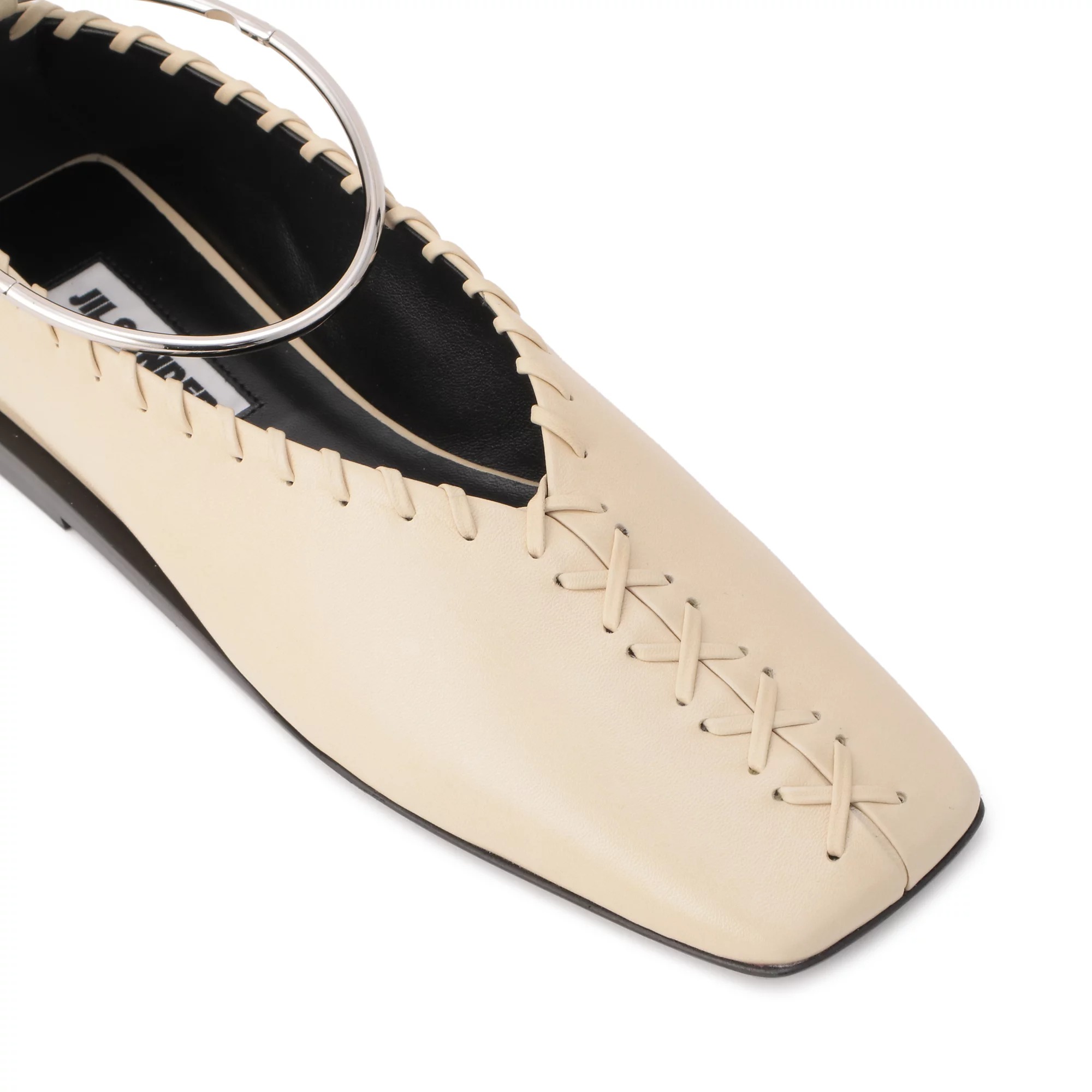 リュクスな素材で差がつく【ジルサンダー】の大人が買うべきフラット