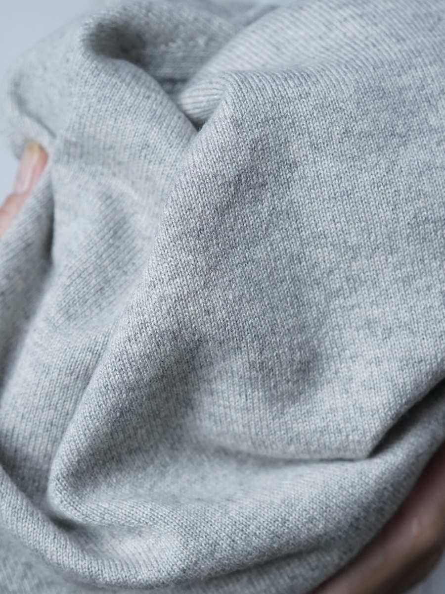 新感覚！カシミヤ70%×シルク30% 肌に優しいインナーセーター クルー