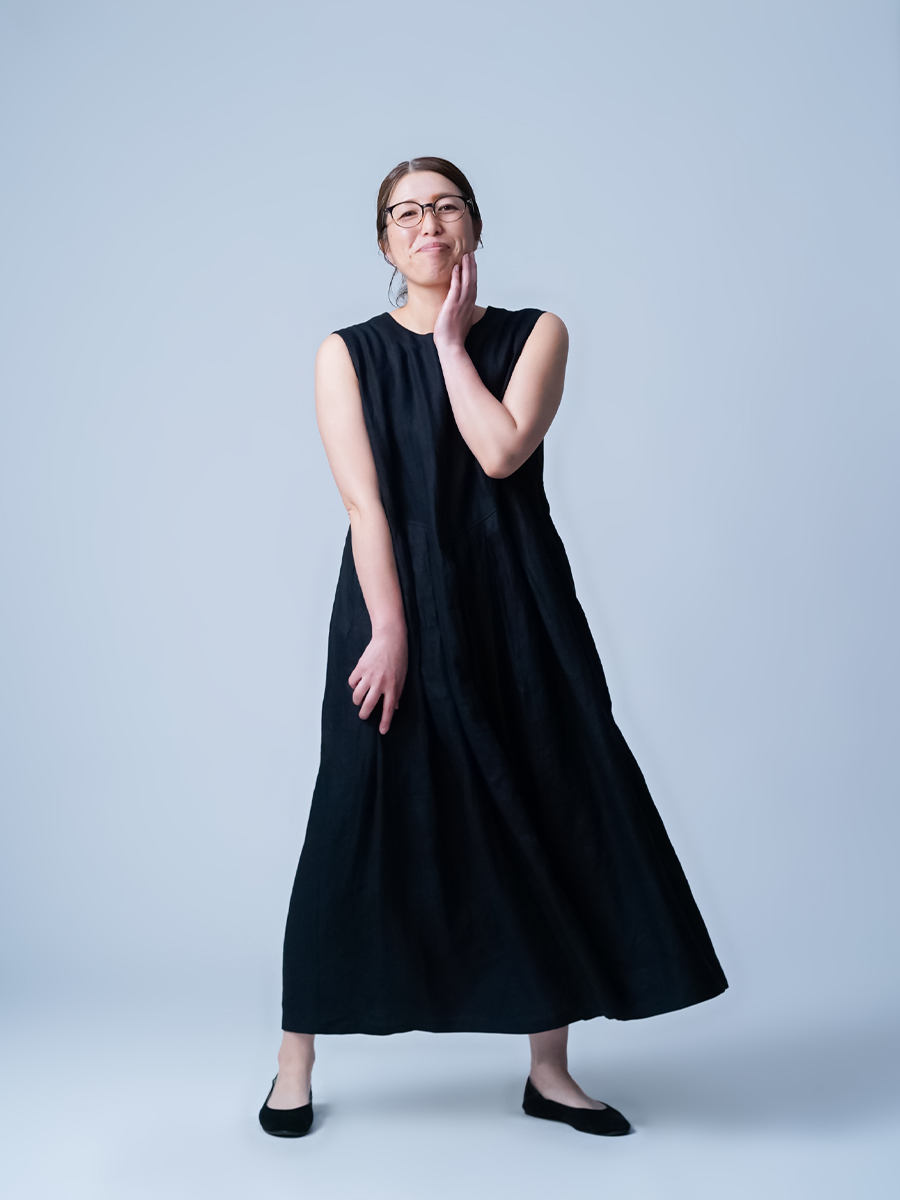 リネンワンピース】静かな主張。余韻を残す 鍵盤タックワンピース