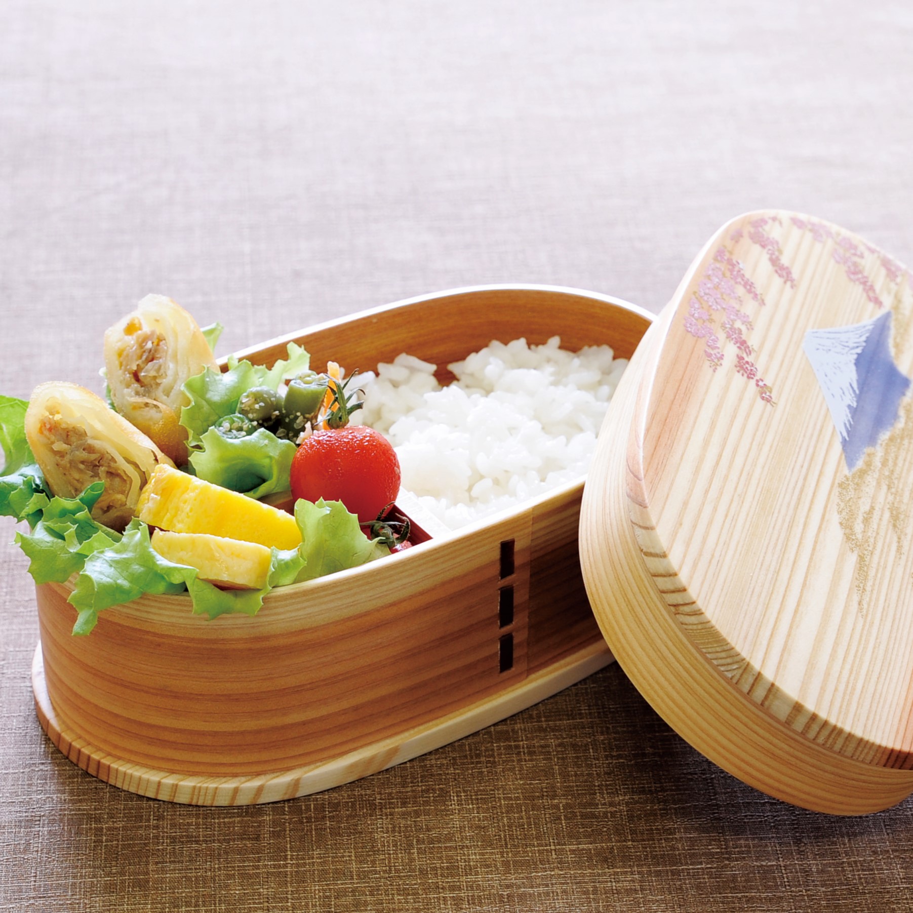 ☆伝統の蒔絵・富士に桜【日本の霊峰富士山】一段小判型fuji-sakura