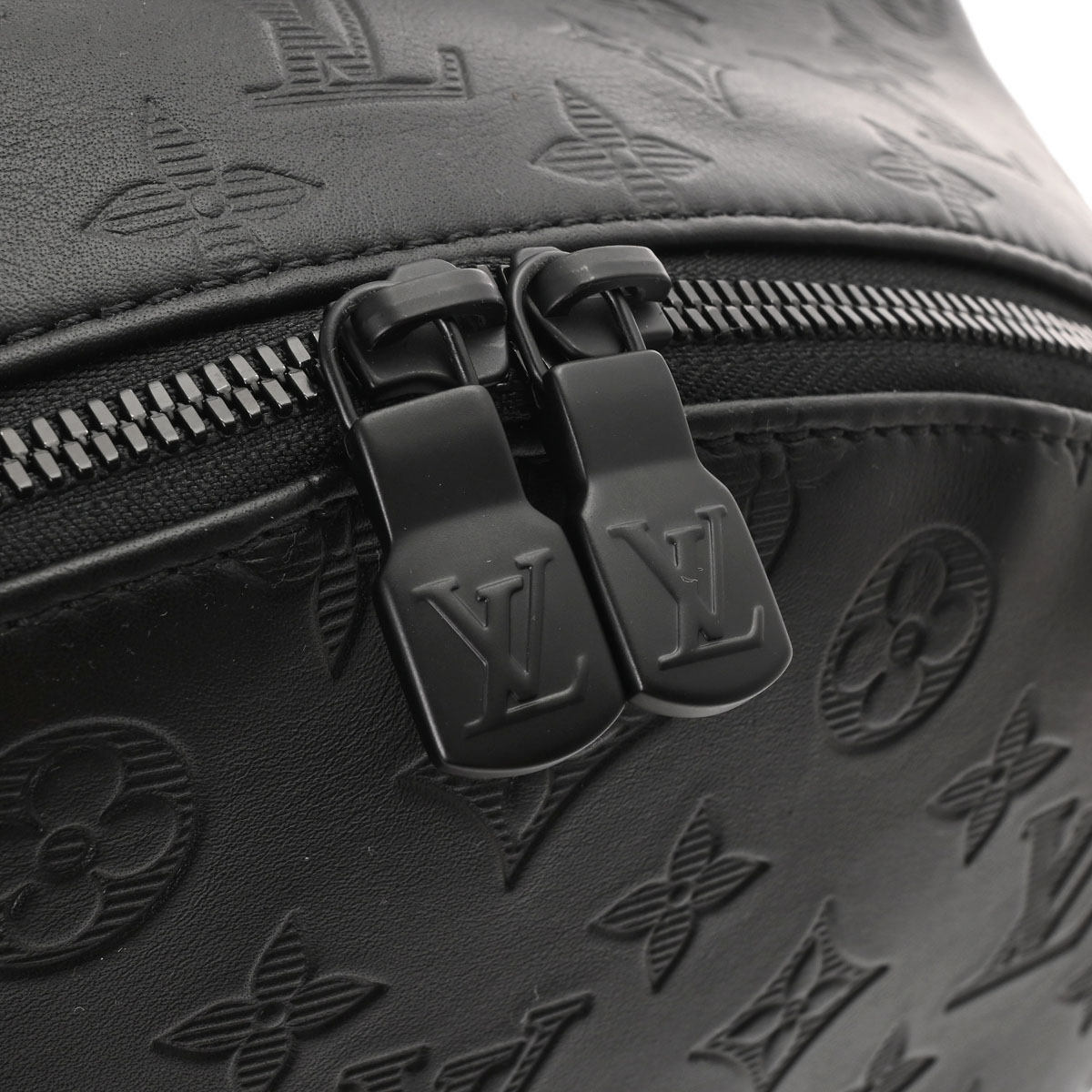 ルイ ヴィトン モノグラムシャドウ レーサーバッグパック ブラック