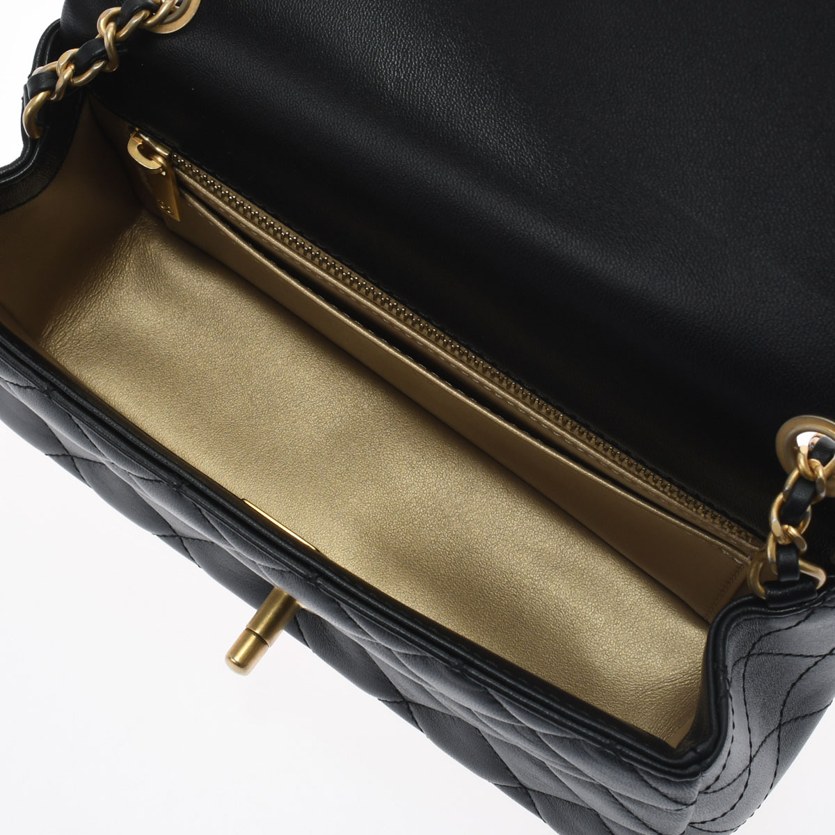 シャネル / CHANEL マトラッセ ミニフラップバッグ20 ココボール