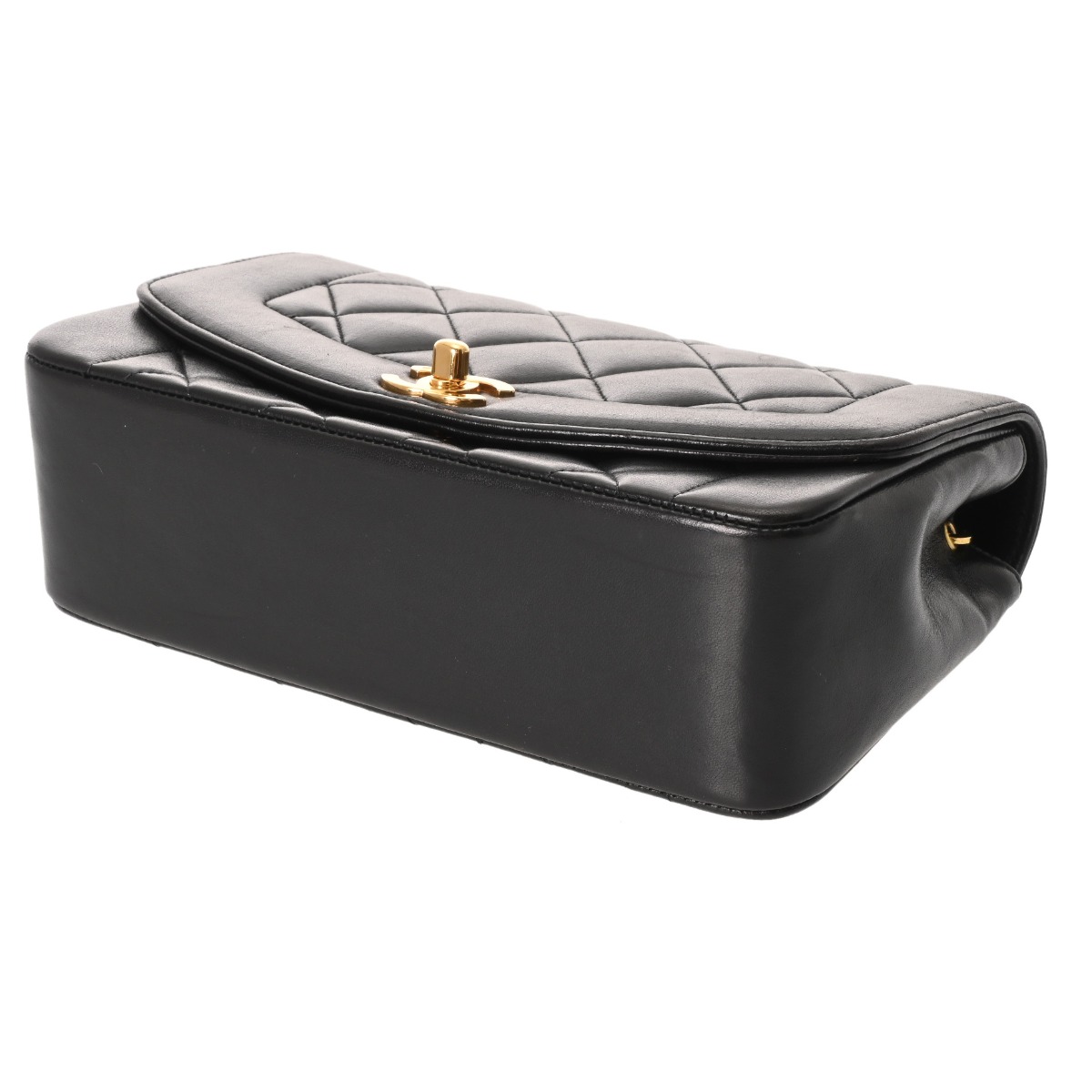 シャネル マトラッセ ダイアナフラップ チェーンショルダー 22cm