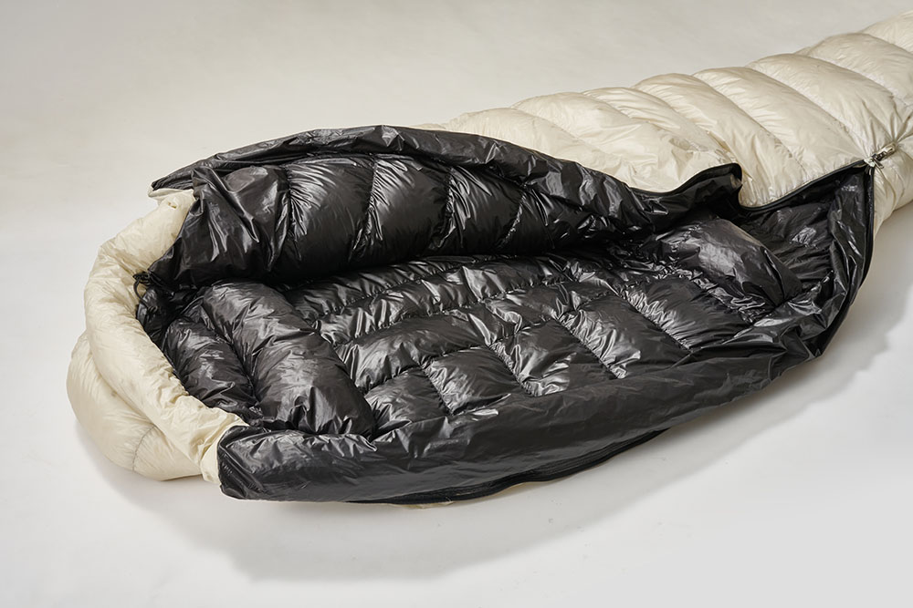 ナンガ史上最高峰の寝袋「LEVEL8」がお目見え。極寒-23℃対応の極上品