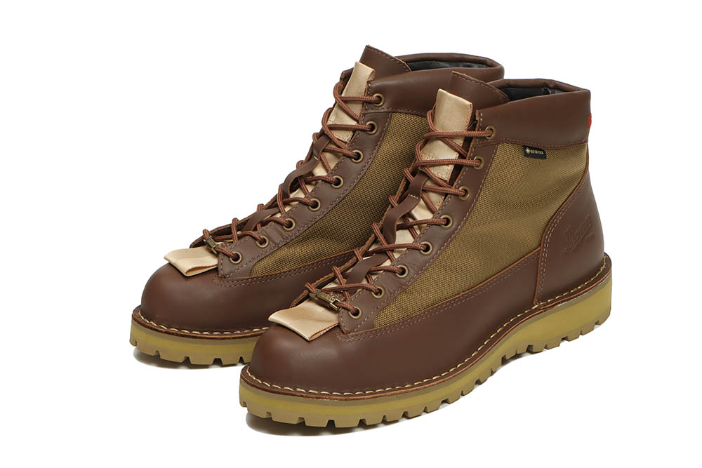 ブリーフィング流ダナーフィールド。ナイロンウェビングでよりタフに