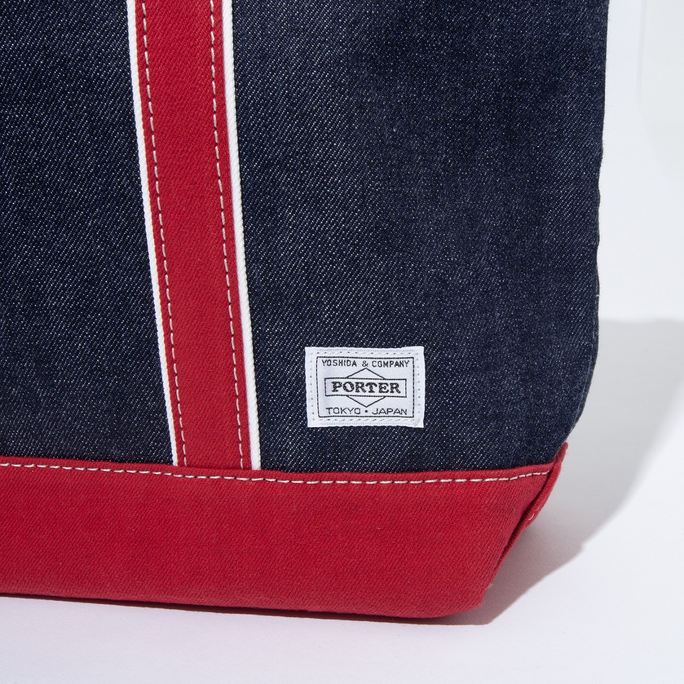 使うほどに味が出る、ブルーブルーとポーターのコラボデニムトートは