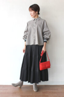 ディニテコリエ(Dignite Collier）3段プリーツスカート／ブラック