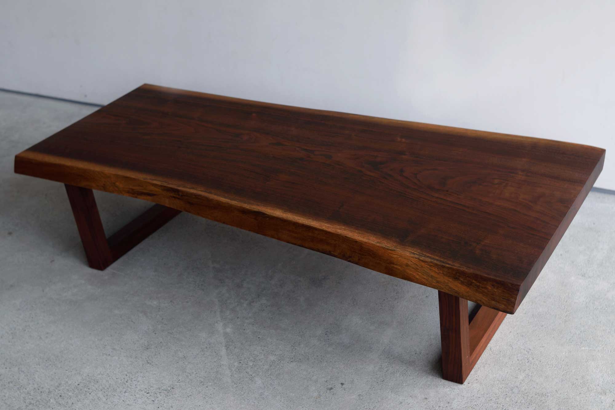 USED〕ウォールナット一枚板ローテーブル│オーダー家具と無垢天板