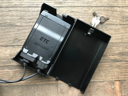 バイク用鍵付ETCケース - バイクパーツメーカー ワールドウォーク