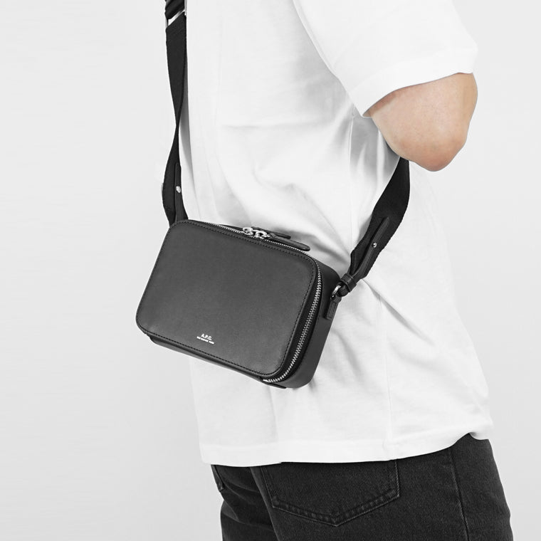 アーペーセー A.P.C. メンズ レディース ショルダーバッグ ブラック 店