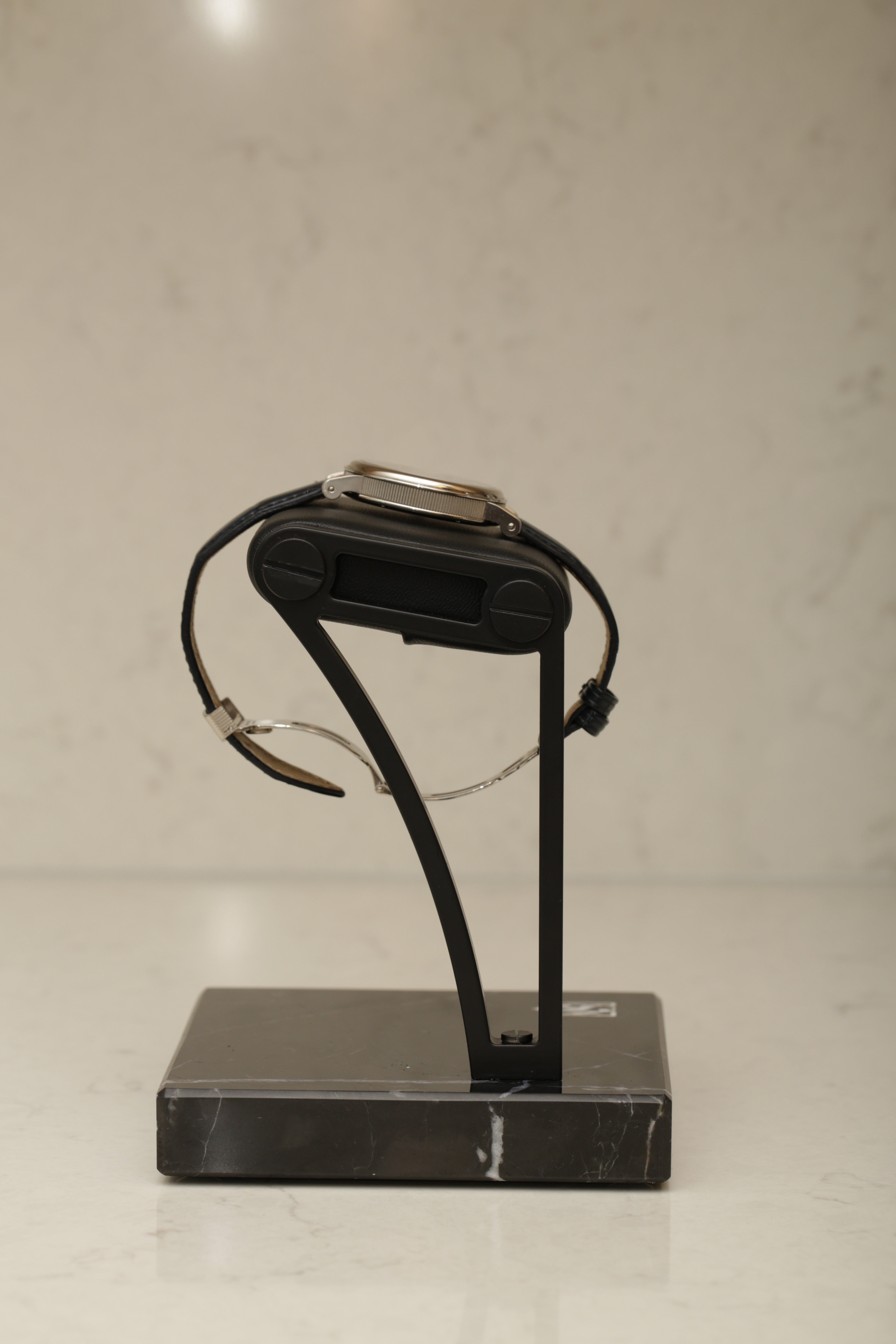 THE WATCH STAND 2.0 - SINGLE - BLACK & BLACK